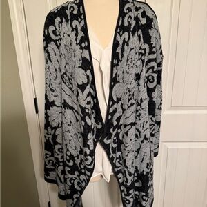 Elegant Black and Gray Women's Maternity Sweater Jacket EUC
